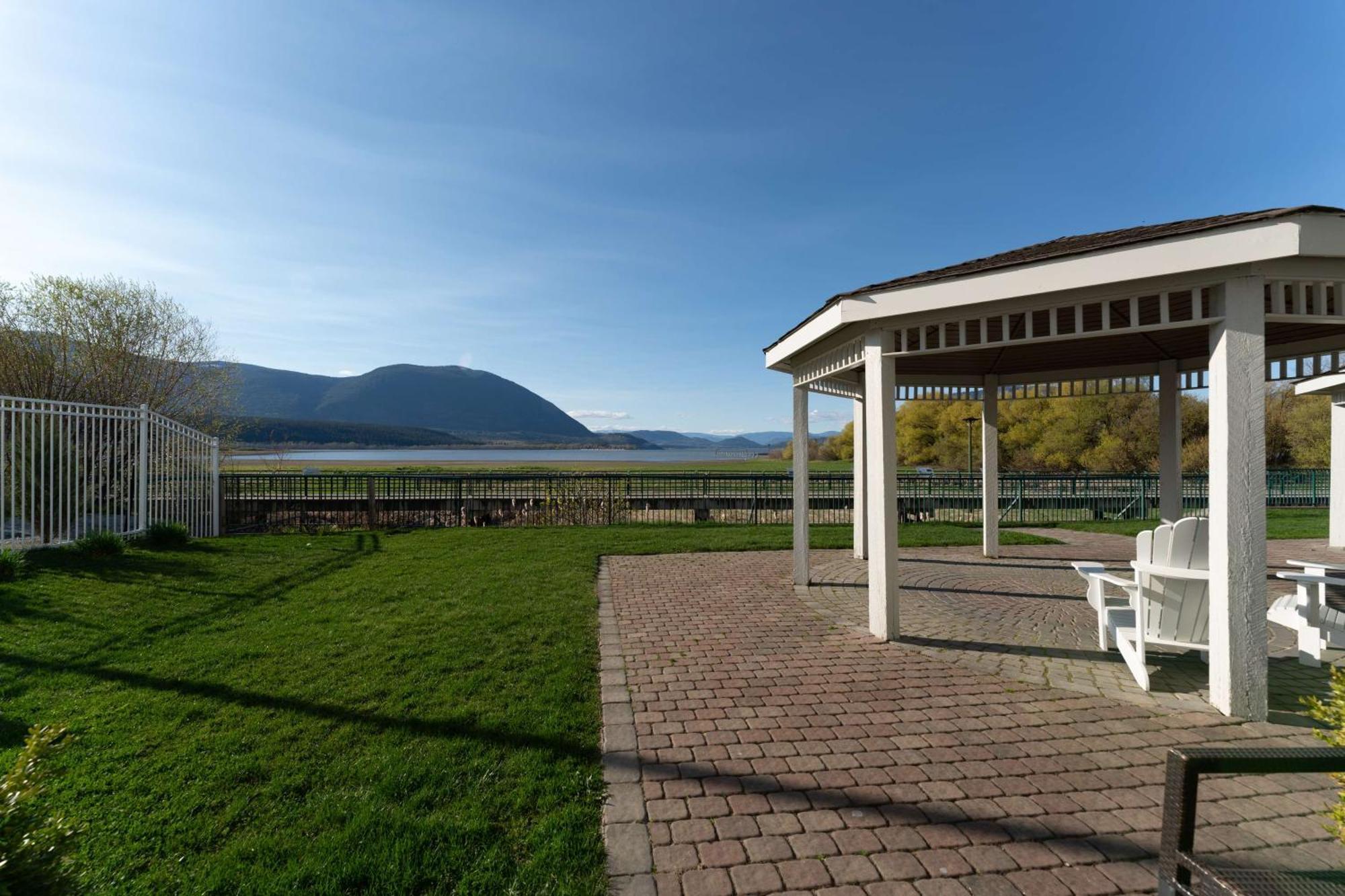 Prestige Harbourfront Resort; BW Premier Collection Salmon Arm Exterior foto